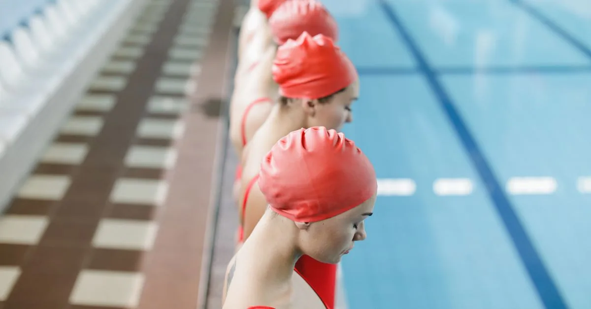 Gorro de baño obligatorio en la piscina municipal: por qué (y cómo elegirlo)