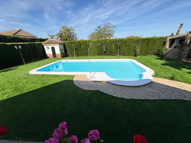 Definity Pool - Sevilla