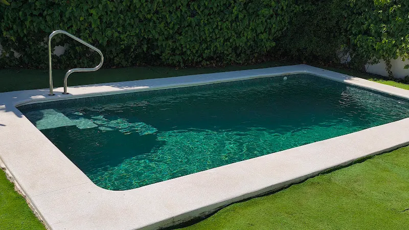 Definity Pool - Piscinas en Sevilla - foto 2