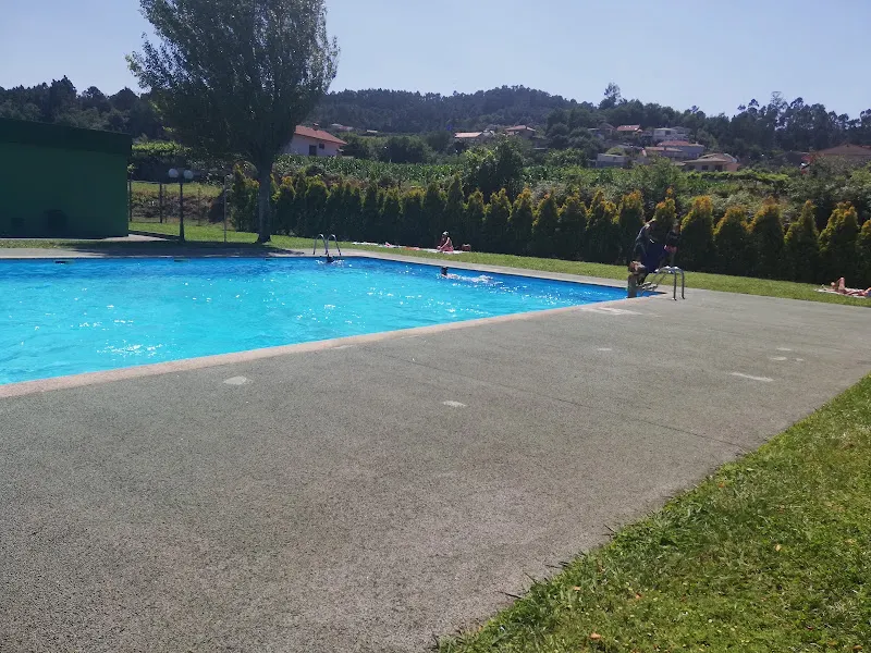 Piscina Veciñal de Mos - Piscina pública en Mos - foto 2