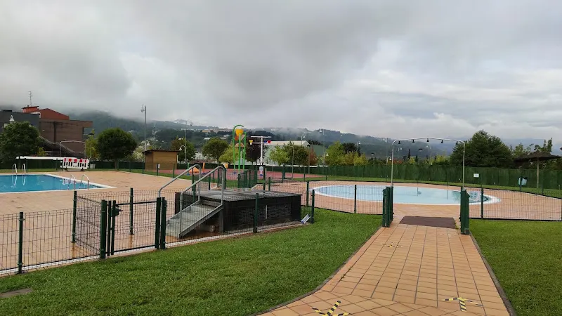 Piscinas Municipales - Derio