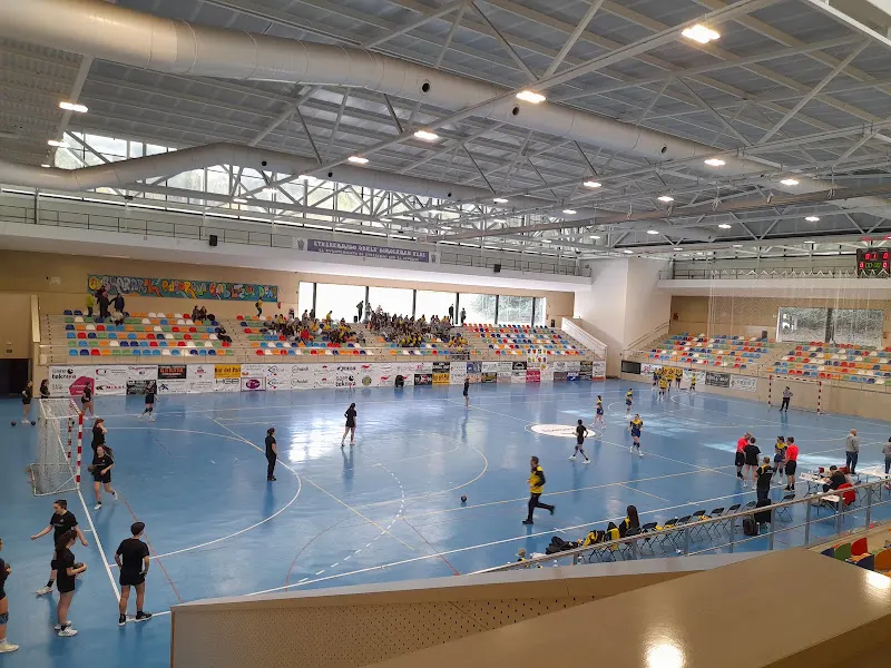 Etxebarriko Kiroldegia / Polideportivo de Etxebarri - Polideportivo en Etxebarri - foto 2