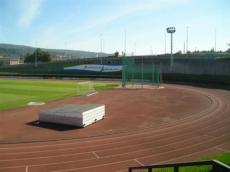 Polideportivo Artunduaga - Basauri Kirolak - Polideportivo en Basauri - foto 2