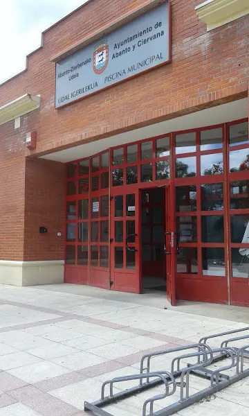 Piscinas Municipales de Abanto Zierbenako Udal Igerilekuak - Polideportivo en Abanto y Ciervana-Abanto Zierbena - foto 2