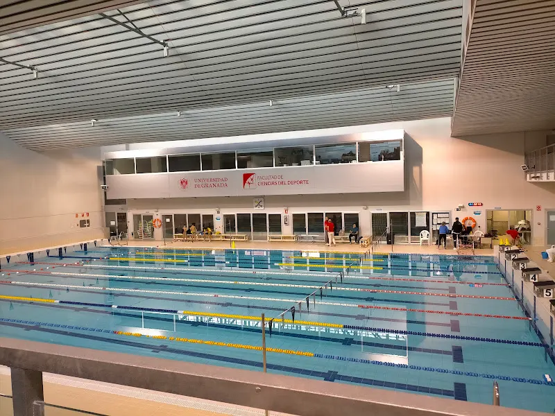 Piscina cubierta de la Facultad de Ciencias del Deporte UGR - Granada