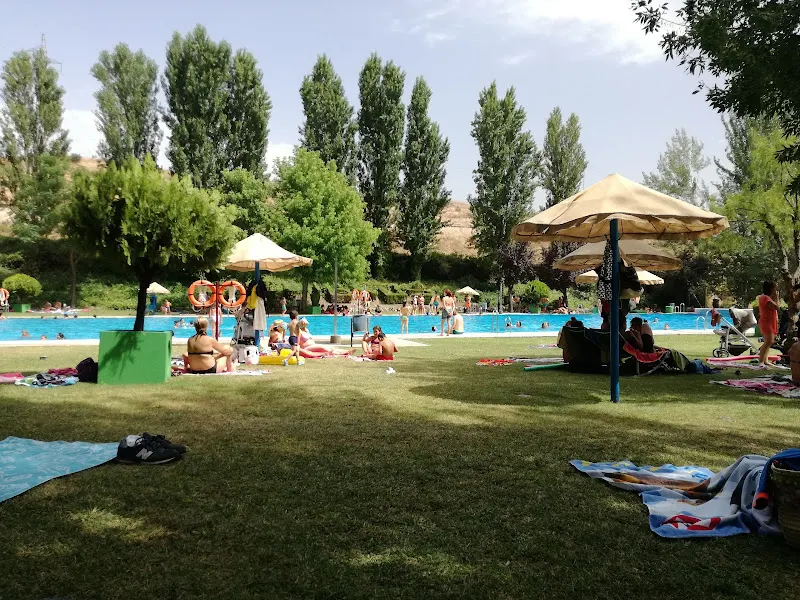 Piscina Municipal de Peligros - Piscina pública en Peligros - foto 2