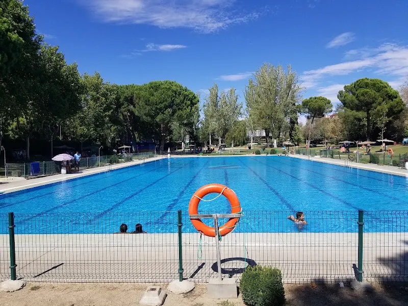 Piscina Club Deportivo Estoril 2