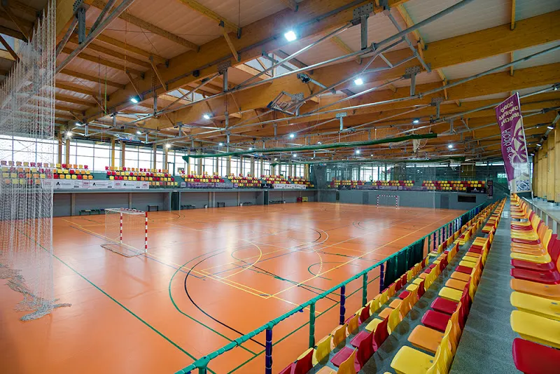 Complejo Deportivo Espartales - Polideportivo en Alcalá de Henares