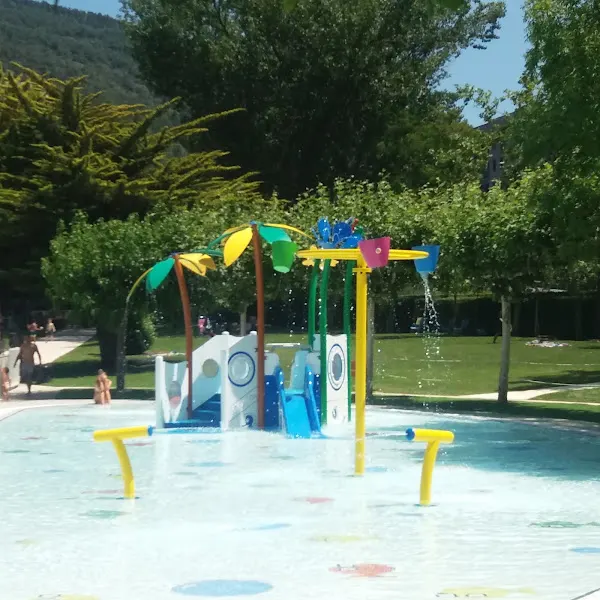 Piscina Pública Municipal de Berriozar. - Berriozar