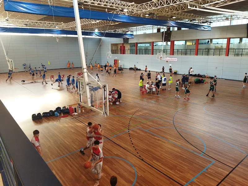Polideportivo Municipal Bentaberri - Polideportivo en San Sebastián - foto 2