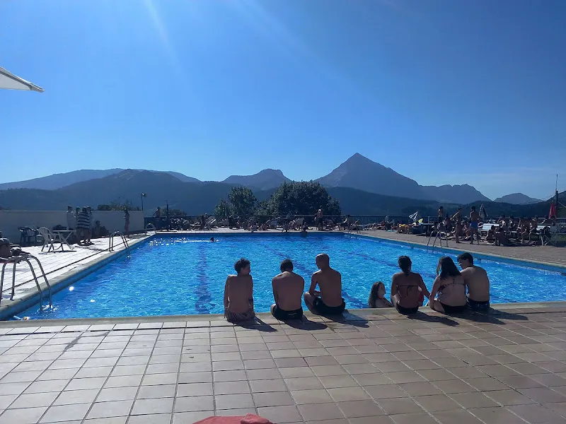 Piscinas Uxarte Igerilekuak / Arrasate Mondragon - Arrasate/Mondragon