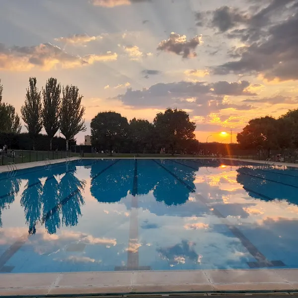 Piscina municipal del Helmántico - Villares de la Reina
