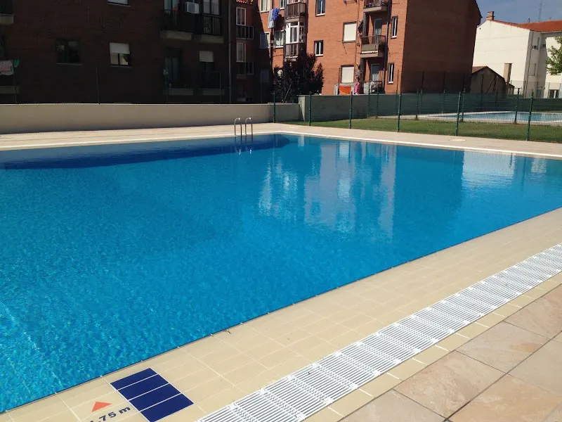 Piscina Municipal Pizarrales - Piscina pública en Salamanca - foto 2