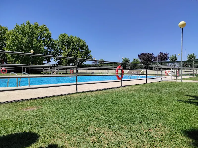 Piscinas Municipales de Cabrerizos - Piscina pública en Cabrerizos - foto 2