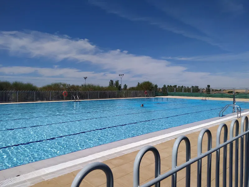 Piscina municipal - Piscina pública en Villamayor - foto 2
