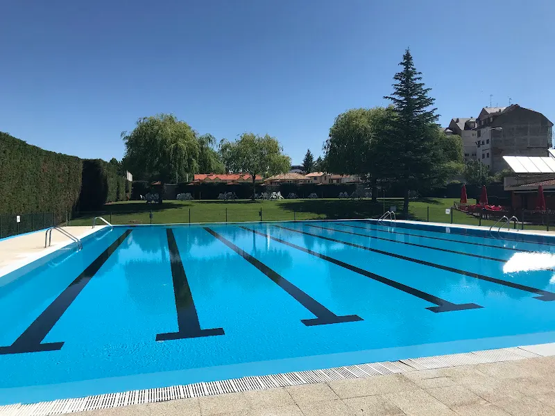 Piscina de Verano de La Virgen del Camino - Piscina pública en San Andres del Rabanedo - foto 2