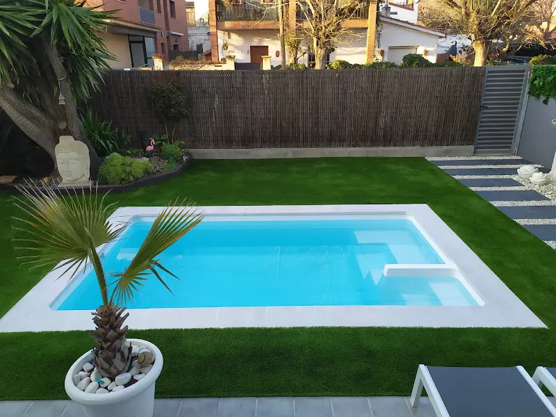 El Món de la Piscina · Piscinas · Tienda · Exposición · Construcción · Instalación · Reparación · Wellness · Productos