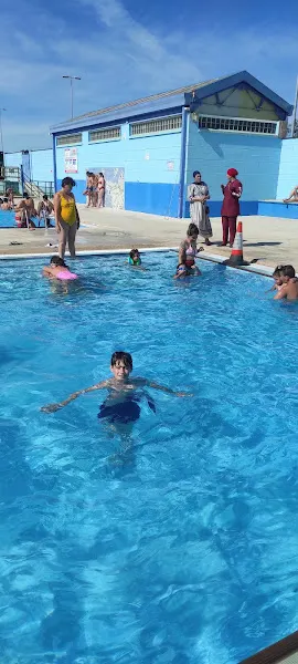 Piscina Municipal Exterior de Frigsa - Lugo