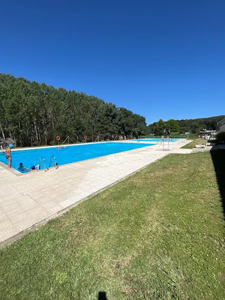 Piscina Municipal Guntin - Guntin