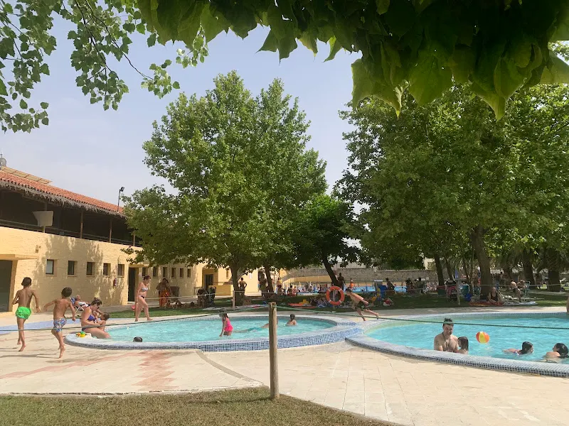 Piscina Pública del Camping - Cáceres