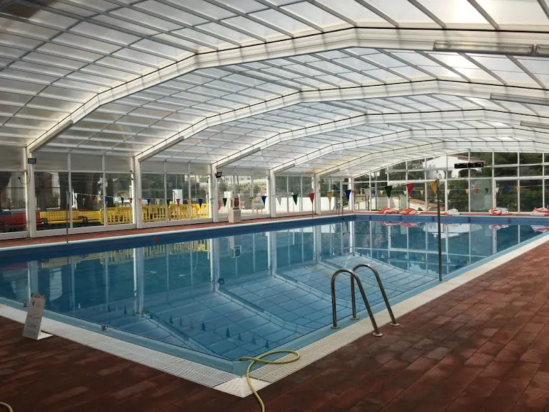 Piscina municipal de Ador - Piscina cubierta en Ador - foto 2