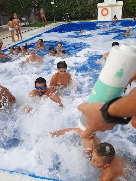 Piscina Urbanización 'La Juncosa' - Alcalá de Guadaíra