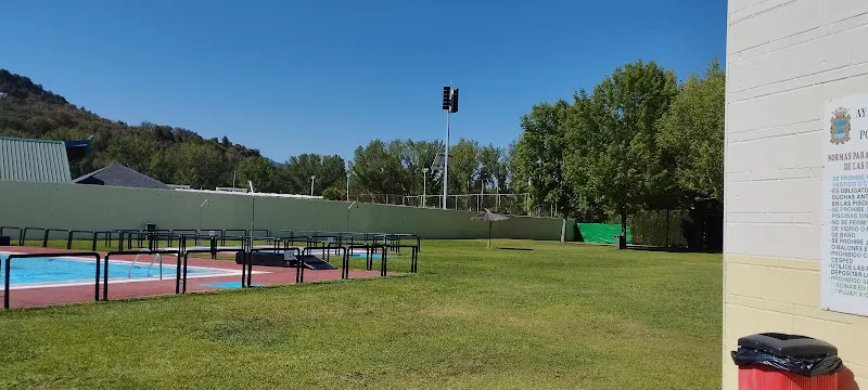 Piscinas municipales de Flores del Sil - Ponferrada