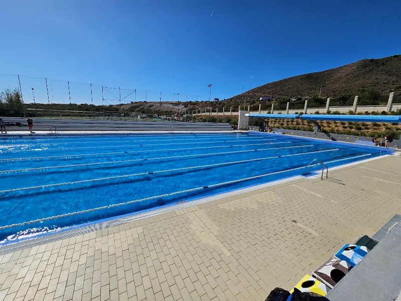 Piscina Virgen del Carmen III - Piscina en Torremolinos - foto 2
