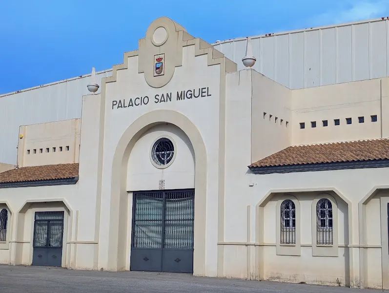 Palacio San Miguel - Polideportivo en Torremolinos - foto 2