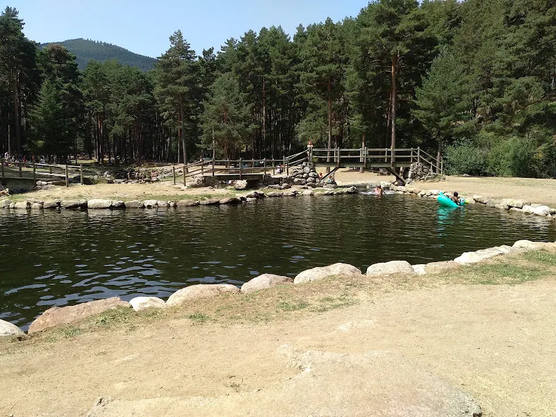 Piscinas naturales de Navafría . Área Recreativa "El Chorro" - Piscinas en Navafria - foto 4