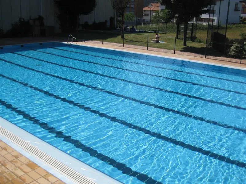 Udal Igerilekuak - Piscina pública en Larrabetzu - foto 2