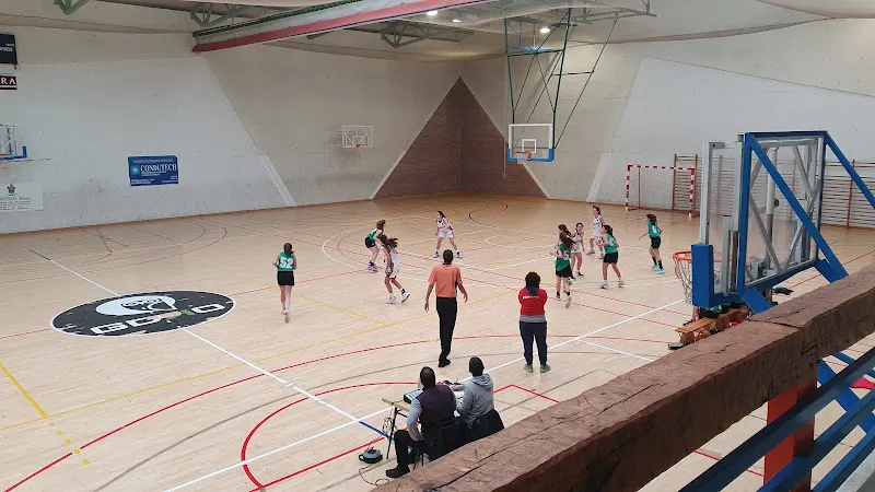 Polideportivo Unkina - Polideportivo en Galdakao - foto 2