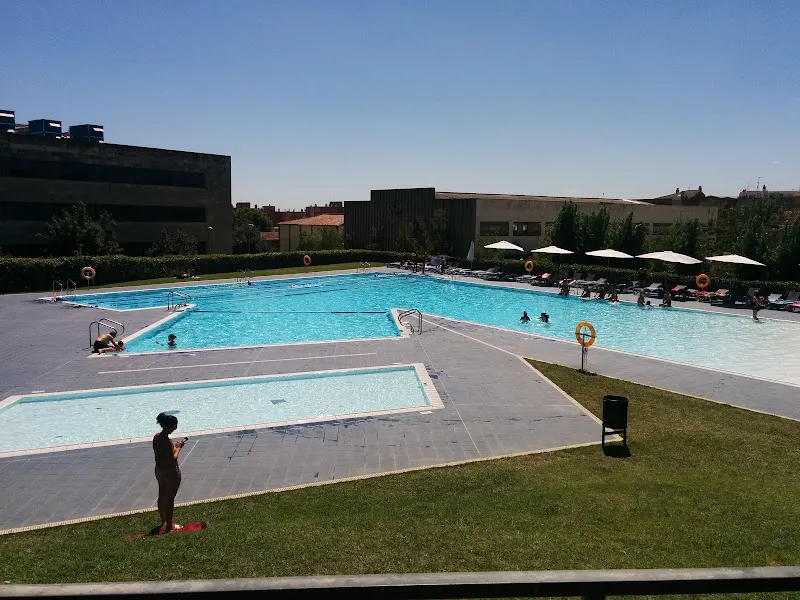 Piscinas Municipales de Figueres - Piscina pública en Figueres - foto 2