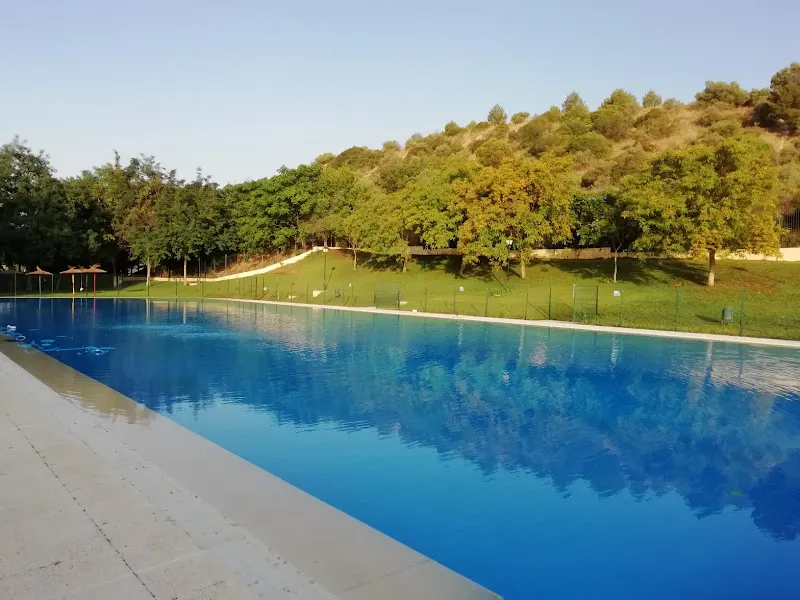 Piscina "El Cañuelo" - Piscina pública en Gelves - foto 2