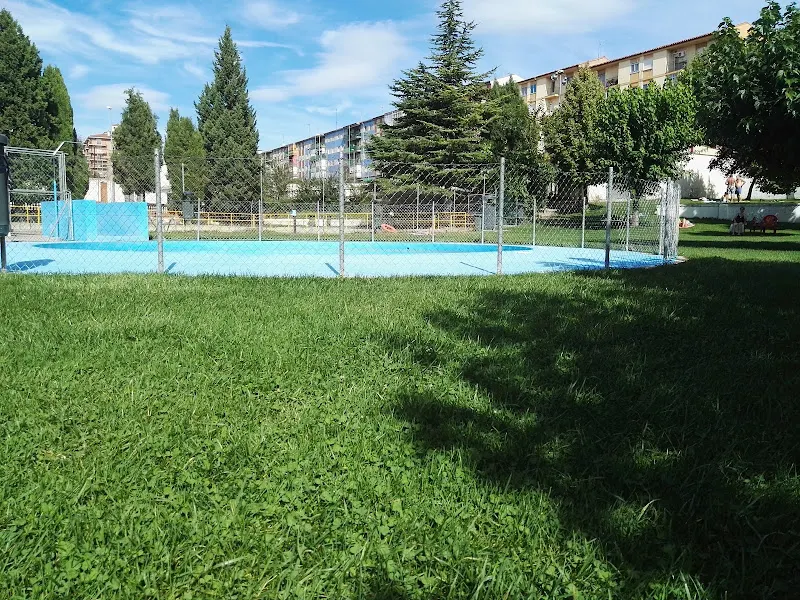 Complejo Deportivo San Fernando (Pabellón y piscina de verano) - Teruel