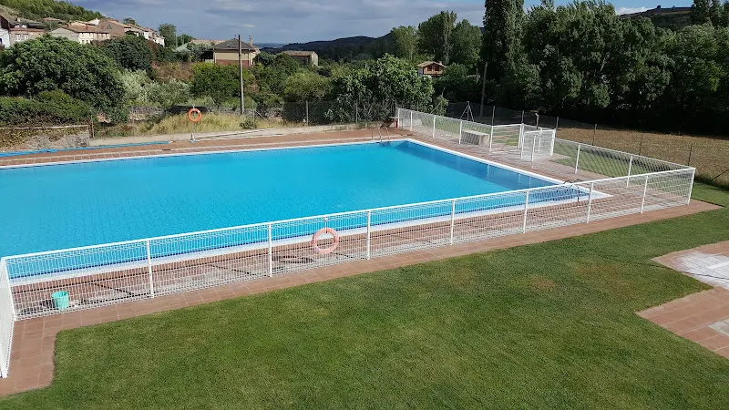 Piscina Pública Municipal de Mués. - Piscina pública en Mues - foto 2