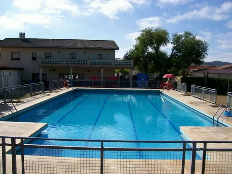 Piscina Pública Municipal de Abáigar. - Piscina pública en Abaigar - foto 2