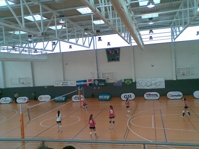 Complejo Polideportivo - Centro deportivo en Pamplona - foto 2