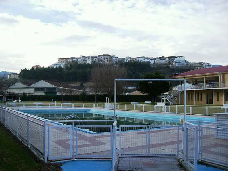 Piscina Pública Municipal de Cáseda. - Piscina pública en Caseda - foto 2