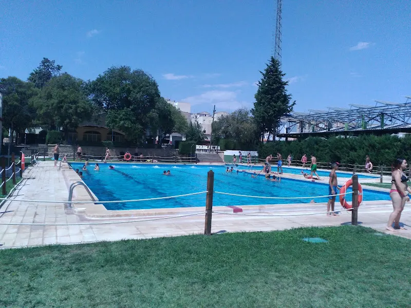 Grupo MLia - Piscina municipal Hellín - Piscina pública en Hellín - foto 2