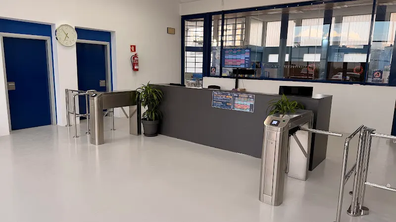 Piscina Municipal de Calp - Piscina cubierta en Calpe - foto 2