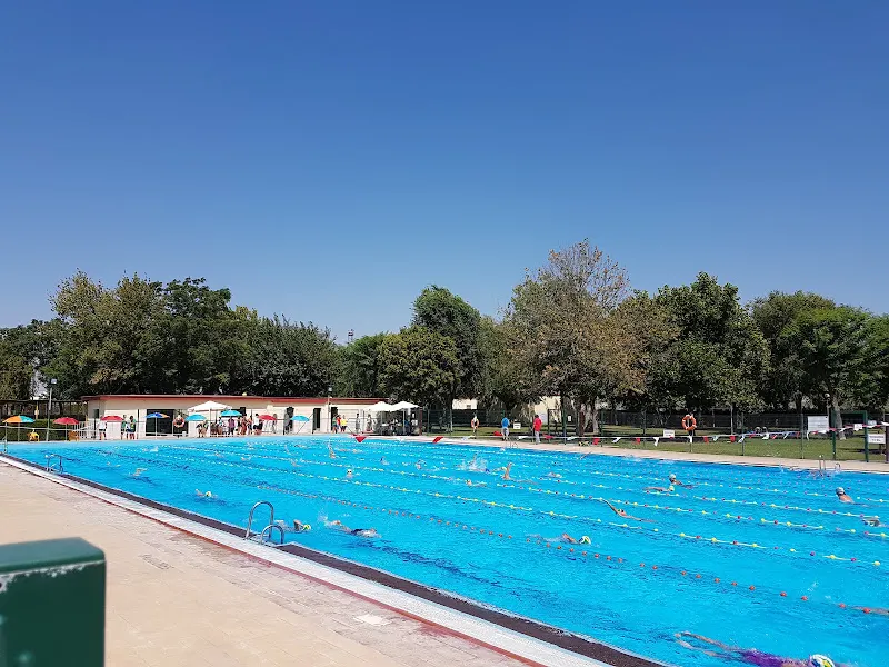 Piscina Climatizada Alcalde Tomás Alfaro - Piscina pública en Coria del Rio - foto 2
