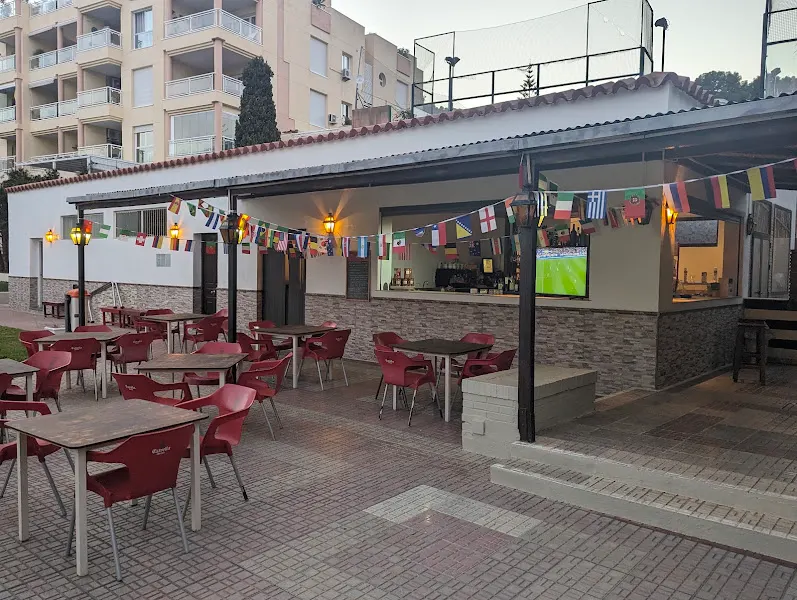 Piscina las Palomas - Bar en Almuñécar - foto 2