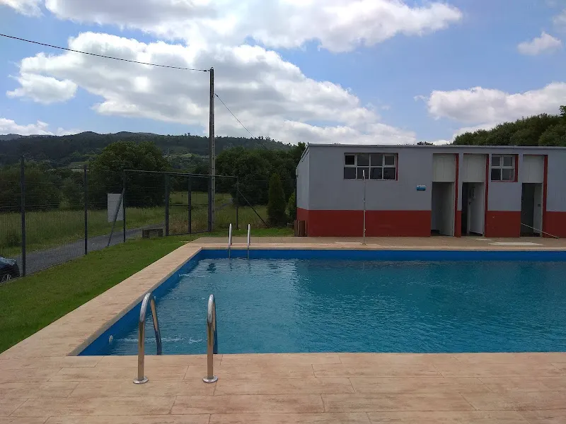 Piscina Municipal Bastavales (Brión) - Brion