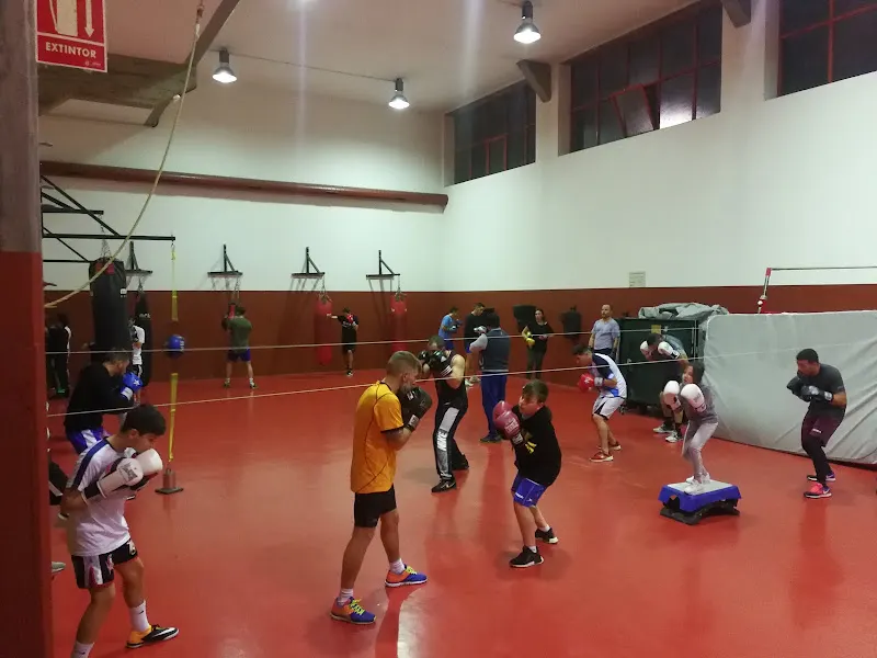Polideportivo Municipal del Barrio de las Flores - A Coruna