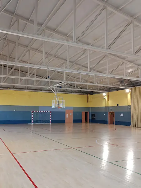 Polideportivo y Piscina Municipal Covadonga