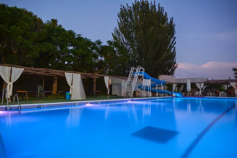 Piscina JR - Piscina pública en Cullar Vega - foto 4