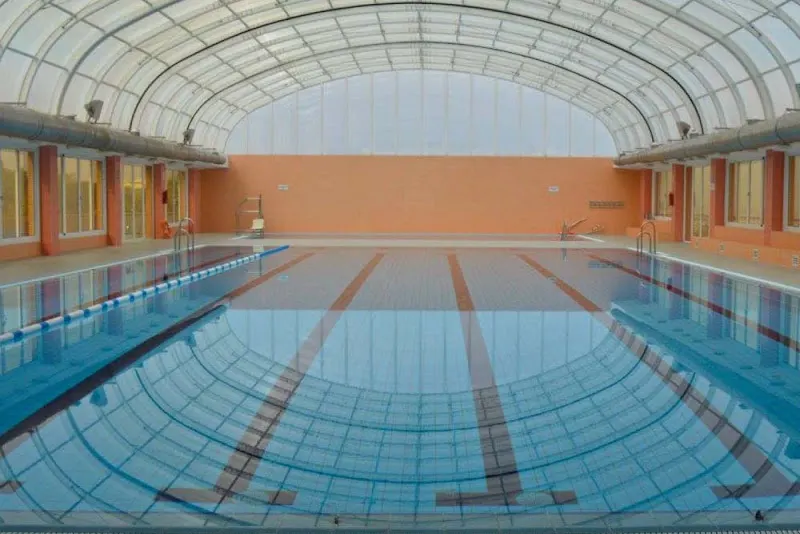 Piscina Municipal La Zubia - Piscina cubierta en Zubia (La) - foto 2