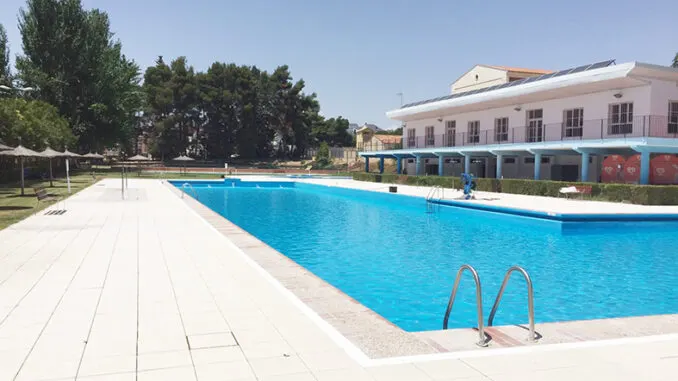 Piscina Pública Municipal de Requena - Piscina pública en Requena - foto 2