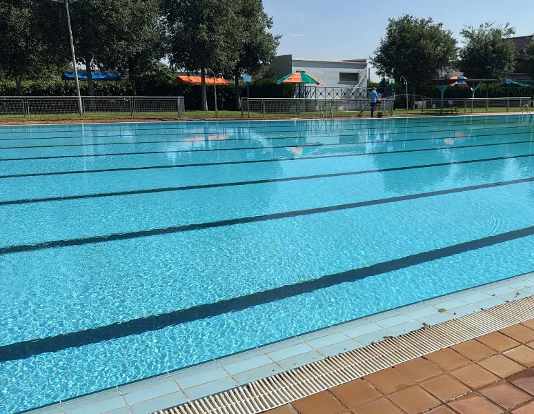 Piscina Municipal de Verano Mairena del Alcor en Mairena del Alcor - foto 2